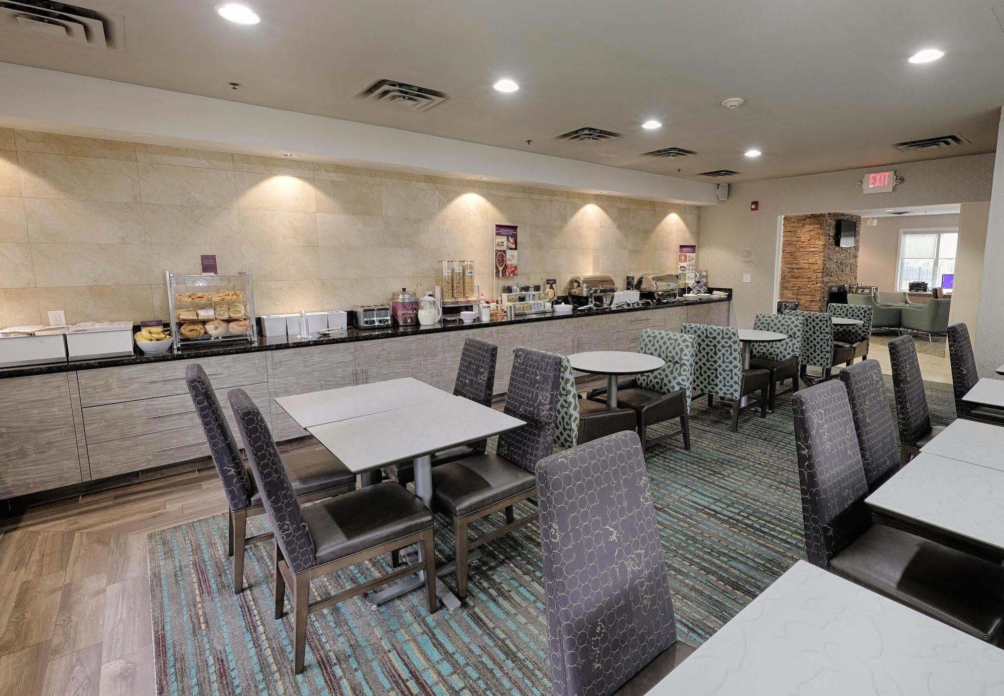 Albany Airport Inn And Suites Latham Eksteriør bilde