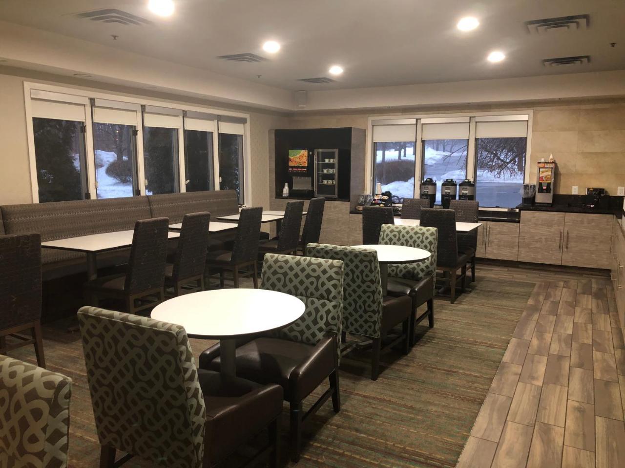 Albany Airport Inn And Suites Latham Eksteriør bilde
